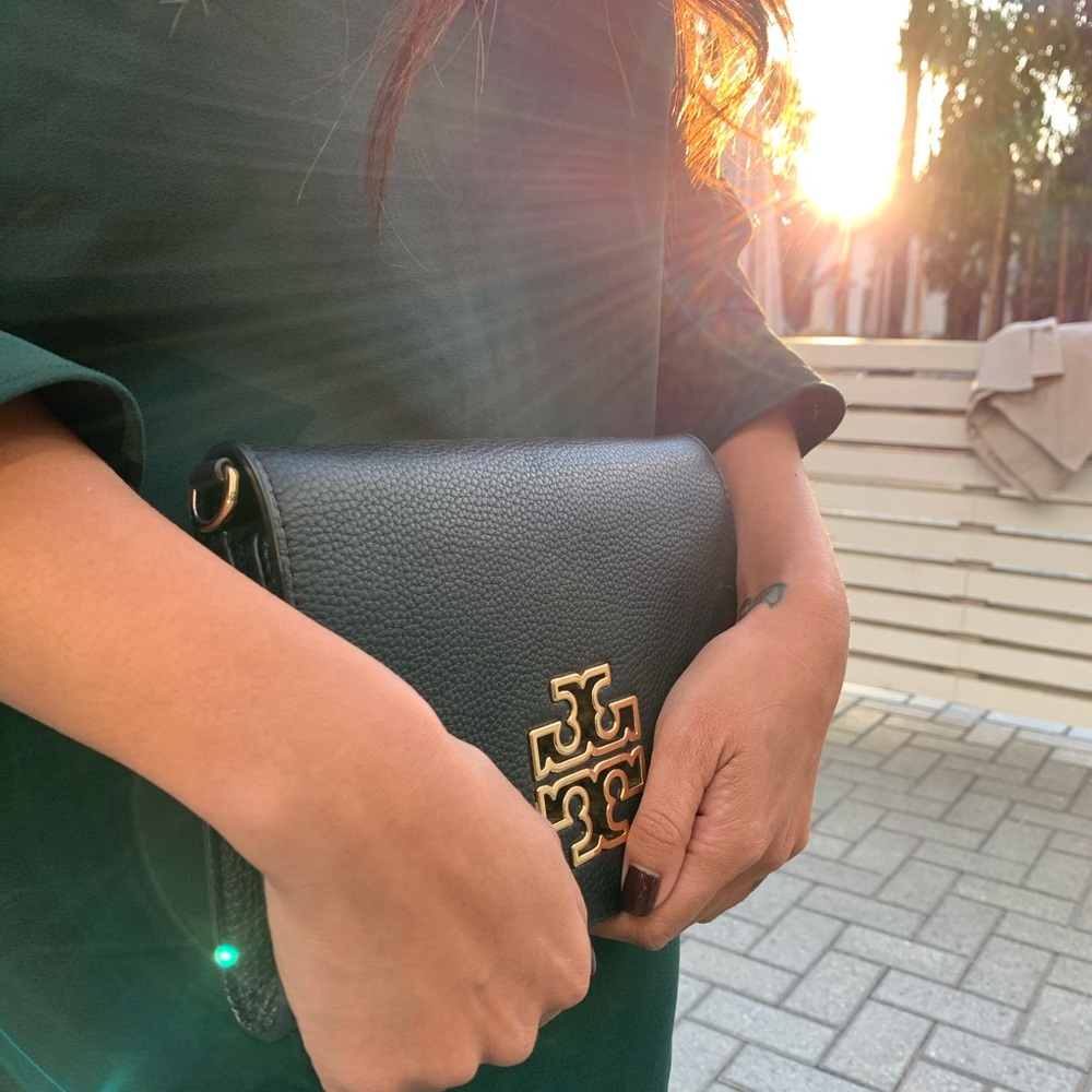 Authentic Tory Burch Britten Crossbody Gold Logo